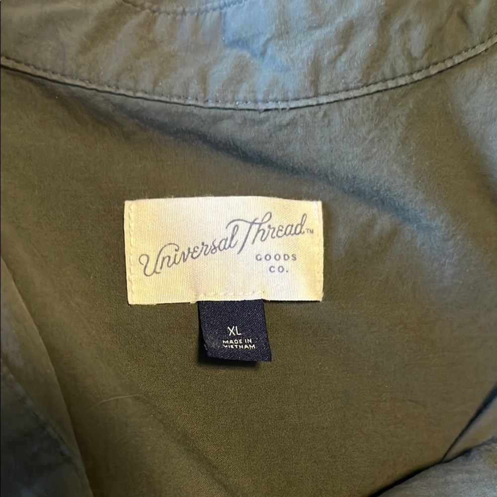 Universal Thread Green Crop Button Down Shirt - Picture 2 of 3